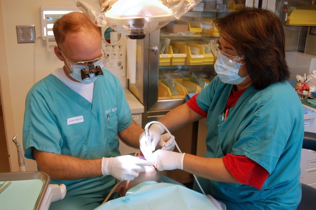 denunciar a un dentista